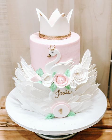 Leah’s bake Shop on Instagram: “Josie’s 1st Birthday✨🦢 #leahsbakeshop #firstbirthday #firstbirthdayparty #swanbirthday #swancake #cake #cakeoftheday #cakescakescakes…” Bake Shop, Candy Bar, Cupcake Cakes, 1st Birthday, Candy, Baking, Bar, Cake, Birthday