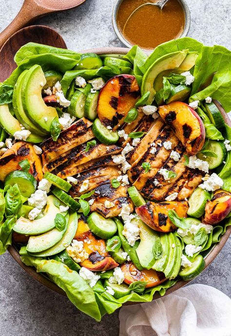 This Grilled Chicken and Peach Salad is perfect for summer! Serve it with the homemade balsamic vinaigrette that doubles as the chicken marinade! Dinner Recipes For Summer, Peach Salad Recipes, Grilled Chicken Avocado, Peach Chicken, Grilled Peach Salad, Homemade Balsamic Vinaigrette, Light Dinner Recipes, Peach Salad, Hearty Salads