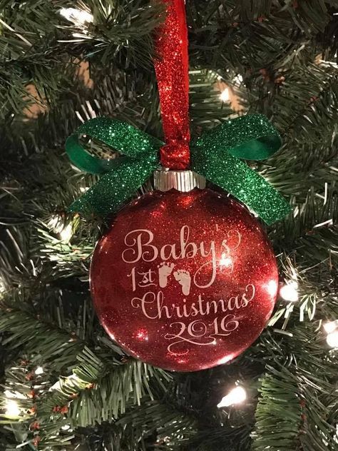 Expecting Ornament, Pregnancy Ornament, Cricut Ornaments, Dog Baby Announcement, Baby's 1st Christmas Ornament, Cricket Projects, Baby Christmas Ornaments, Xmas Baubles, Pregnancy Announcement Cards