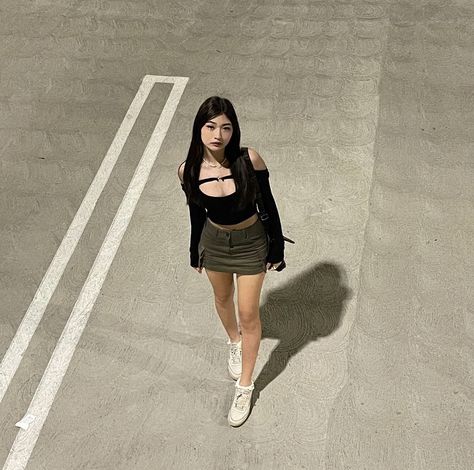 Julia Ma, Pakaian Feminin, Estilo Punk, Parking Lot, Korean Outfits, Favorite Products, Mode Style, Outfits Casuales, Outfits Aesthetic