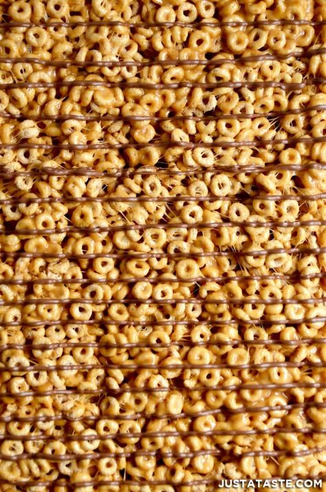 Cheerio Rice Crispy Treats, Cheerios Marshmallow Treats, Peanut Butter Cheerios, Marshmellow Treats, Cheerios Snacks, Marshmallow Treats Recipe, Cheerio Treats, Cheerios Recipes, Peanut Butter Cheerio Bars