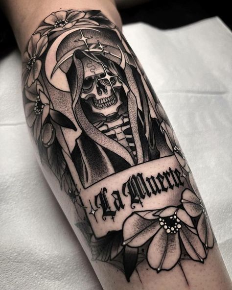 Guerrero Mexico Tattoo, Tat Sleeves For Women, Mortician Tattoo Ideas, Santa Muerte Drawing Tattoo, Santa Muerte Tattoo, Gothic Tattoos, Stomach Tattoos Women, Medusa Tattoo Design, Tarot Tattoo