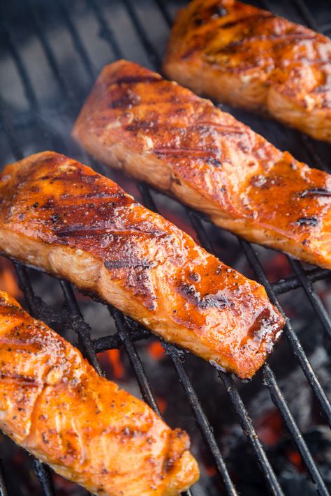 Grilled Salmon with Sweet Glaze on the grill makes a great dinner. #salmon #grill #dinner Orange Salmon Recipes, Salmon Grill, Grill Dinner, Dinner Salmon, Summer Bbq Recipes, Grilled Salmon Recipes, Garlic Butter Salmon, Sweet Glaze, Butter Salmon