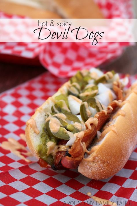 Spicy Hot Dog, Spicy People, Hot Dog Ideas, Hot Dog Sauce, Gourmet Hot Dogs, Hot Dogs Recipes, Hot Dog Toppings, Burger Dogs, Devil Dogs