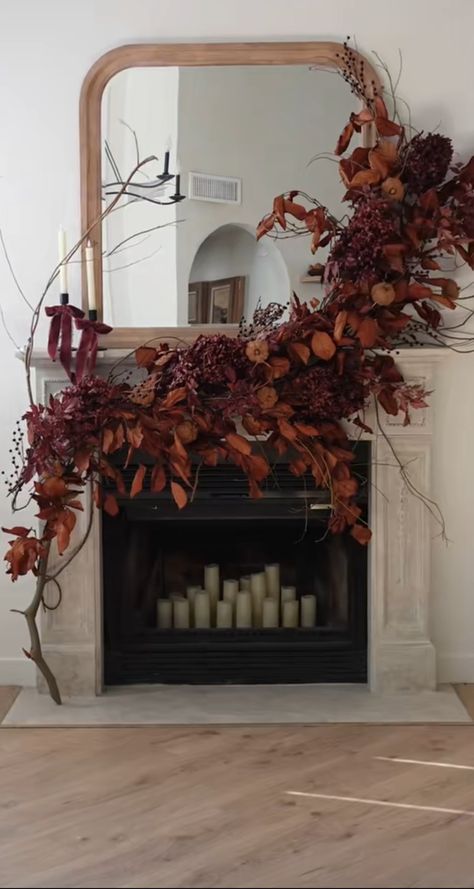 Thanksgiving Decor Mantle, Thanksgiving Decorations Aesthetic, Thanksgiving Window Display, Thanksgiving Fireplace Decor, Fall Decor 2024, Wreath On Mirror, Thanksgiving Fireplace, Thanksgiving Mantle, Thanksgiving Mantel Decor