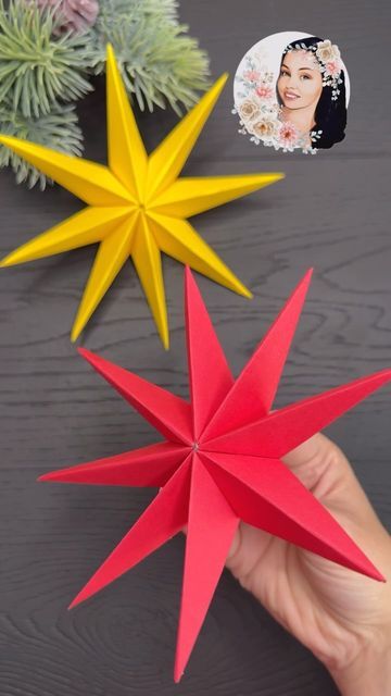 Christmas Orniments, Paper Flowers Diy Easy, Diy Christmas Ornaments Easy, Easy Paper Flowers, Studio Diy, Paper Craft Tutorials, Xmas Diy, Tissue Paper Flowers, Easy Christmas Crafts