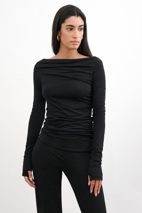 Ruched Draped Elastane Top, Ruched Draped Top In Elastane, Versatile Ruched Top For Evening, Versatile Ruched Evening Top, Evening Stretch Tops With Ruched Back, Woman In Black, Sweatshirt Fabric, Boat Neckline, Look Fashion