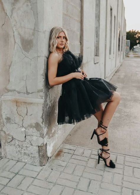 Black Tulle Dress Photoshoot, Rooftop Dress Photoshoot, Birthday Photoshoot Ideas Downtown, Downtown Birthday Photoshoot, City Birthday Photoshoot, 30th Birthday Photoshoot Outdoors, Solo Photoshoot Poses, Downtown Birthday, Outdoor Birthday Photoshoot Women