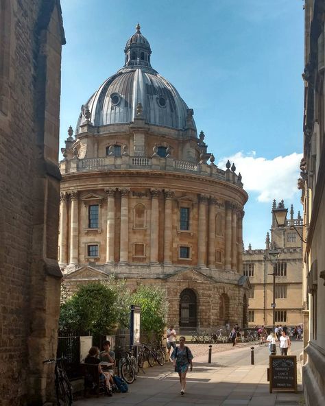 Oxford University Colleges, Said Business School Oxford, Oxford University Classroom, Oxford College Aesthetic, Oxford Vibes, Oxford University Aesthetic, Oxford Aesthetic, Boarding School Aesthetic, Dream University