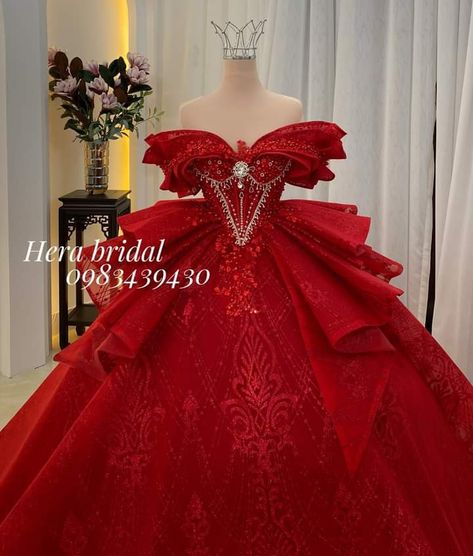 Red Chambelanes Outfits, Red And Gold Quince Dress, Quinceanera Red Theme, Baby Pink Quinceanera Dresses, Gold Quince Dress, Chambelanes Outfits, Red And Gold Quince, Quinceanera Red, Quincenera Dresses