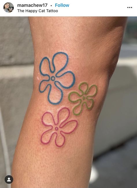 Tattoos Spongebob, Spongebob Flower Tattoo, Spongebob Flowers, Spongebob Tattoo, Horrible Tattoos, Master Tattoo, Funky Tattoos, Tattoos For Black Skin, Cute Little Tattoos