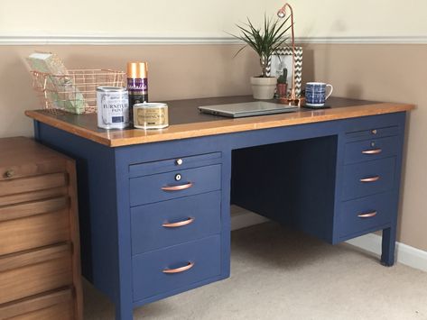 DIY upcycling project #upcycle #navy blue #blue #copper #rust-oleum #desk #chalk paint #ink blue Navy Blue Desk Makeover, Refurbished Office Desk, Blue Desk Office, Painted Metal Desks, Navy Blue Desk, Blue Office Desk, Navy Desk, Desk Upcycle, Metal Desk Makeover