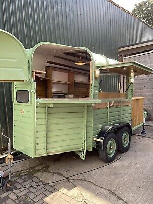 Horse box conversion Catering Trailer / Street Food Van / Mobile Kitchen Bar | eBay Vintage Food Trailer, Horse Box Conversion, Trailer Redo, T4 Camper, Food Vans, Catering Trailer, Food Van, Mobile Kitchen, Horse Box