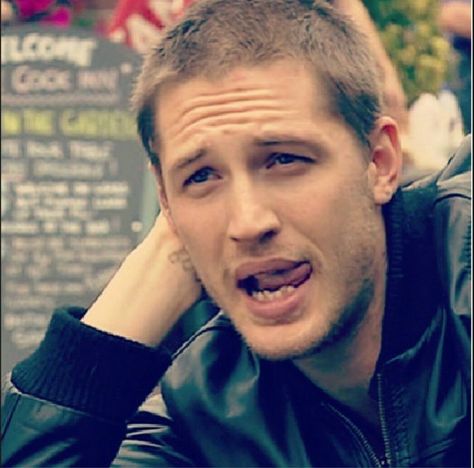 Tom Hardy yes to the tongue, no to the English teeth Tom Hardy Teeth, Stuart A Life Backwards, Dream Husband, Thomas Hardy, Tom Hardy, Fan Page, Face Claims, Behind The Scenes, Actors