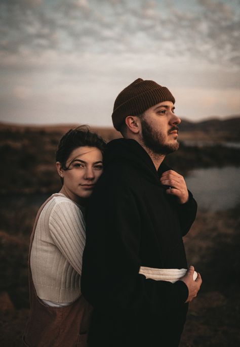 Couples session shot on the sony a7iii with the sigma 35mm 1.4 art in oklahoma Couple Minimalist, Couple Photo Ideas, Sony A7iii, Photo Poses For Couples, Couples Session, Couple Photo, Couple Poses, Couple Portraits, Cute Couple Pictures