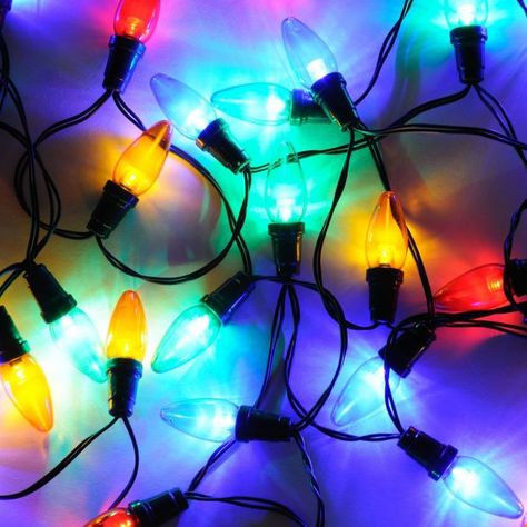 50 tips for a more sustainable (and cheaper) Christmas Big Bulb Christmas Lights, Old Fashioned Christmas Lights, Christmas Light Necklace, C7 Christmas Lights, Multi Colored Christmas Lights, House Lighting Outdoor, Colored Christmas Lights, Christmas Lights Outside, Vintage Christmas Lights