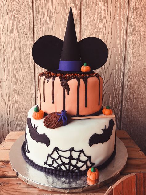 Halloween Mickey Birthday Party, Two Scary Birthday Party, Minnie Halloween Cake, Halloween Mickey Mouse Cake, Minnie Mouse Halloween Cake, Not So Scary Halloween Birthday Party, Mickeys Not So Scary Halloween Birthday Party, Halloween Disney Party, Minnie Halloween Birthday Party