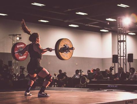 Having trouble getting under the bar on snatches and cleans? These tips will help you get more out of your positions and lifts! Ct Fletcher, Food Vitamins, Weight Loose Tips, Men's Bodybuilding, Lifting Motivation, Crossfit Motivation, Olympic Weights, Olympic Weightlifting, Olympic Lifting