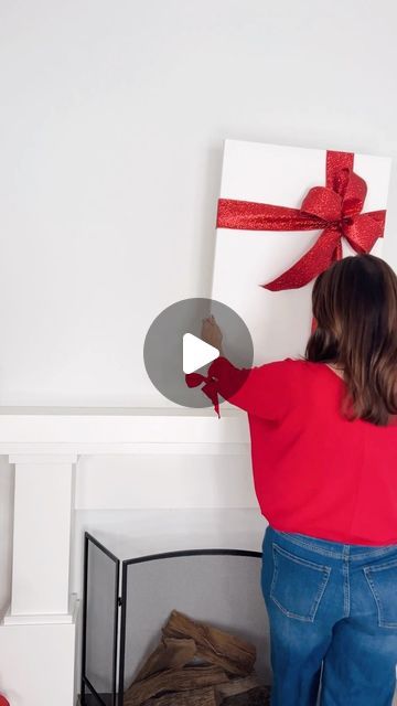 Jeanna Crawford on Instagram: "The how-to DIY you have all asked for!   There are a few steps that really make it look like art. ✨  🎁 Cross strap placement - center it, have it off to the side, shake it up and have the corners ribboned off… Whatever you choose, make sure you’re straight and tight.   🎁A gallery wrap canvas is perfect because you can staple right into the frame. Don’t want something extra in your home - wrap a gallery canvas you have with gift wrap - upholstery style - then add your bow and enjoy the same look.   🎁 The wire where the bow is going is important- that pinch, pleat and pucker is where it’s at!!!   🎁 I’m giving you permission to use your staple gun. You’re not going to hurt anything. I use 1/4 inch staples for all things. ALL THINGS 👏🏻  Now taking requests… Diy Christmas Yard Decorations, Christmas Wrapper, Frame Ribbon, Bows Diy Ribbon, Diy Wrap, Christmas Yard Decorations, Like Art, Christmas Things, Merry Christmas To You