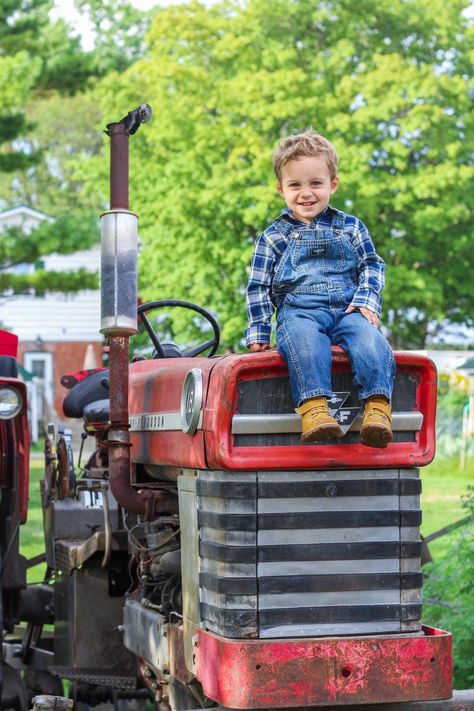 Tractor Photoshoot, Farmer Photoshoot, Farmer Pictures, Farmer Photo, 2nd Birthday Pictures, Cousin Photo, Tractors For Kids, Twin Pictures, Cake Smash Pictures