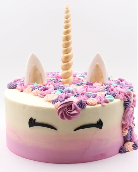 Pink Shades unicorn cake Ombre Unicorn Cake, Large Unicorn Cake, Pink Unicorn Cake, 10 Cake, Ideas Food, Time Time, Unicorn Cake, Pink Cake, Pink Unicorn