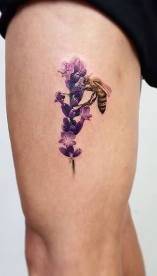 Bee Tattoo Meaning, Queen Bee Tattoo, Small Bee Tattoo, Bee Tattoos, Honeycomb Tattoo, Violet Tattoo, Pagan Tattoo, Amazing 3d Tattoos, Tattoo Over Scar