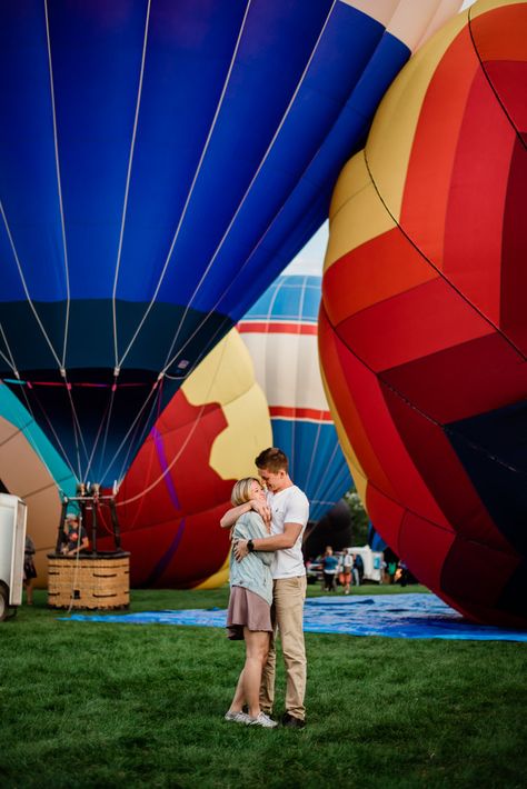 Hot Air Balloon Festival Outfit, Cute Couple Outfits Casual, Boise Wedding, Hot Air Balloons Photography, Classic Couples, Aesthetic Adventure, Pic Inspiration, Hot Air Balloon Festival, Balloon Festival