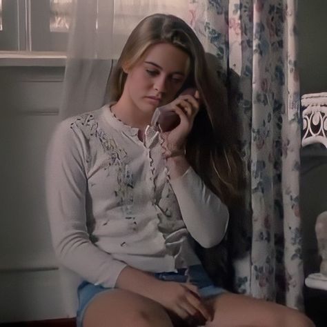 Crush Movie, Retro Fashion Outfits, The Crush, Cher Horowitz, Alicia Silverstone, Movie Inspired Outfits, Crazy Girls, American Beauty, Iconic Women