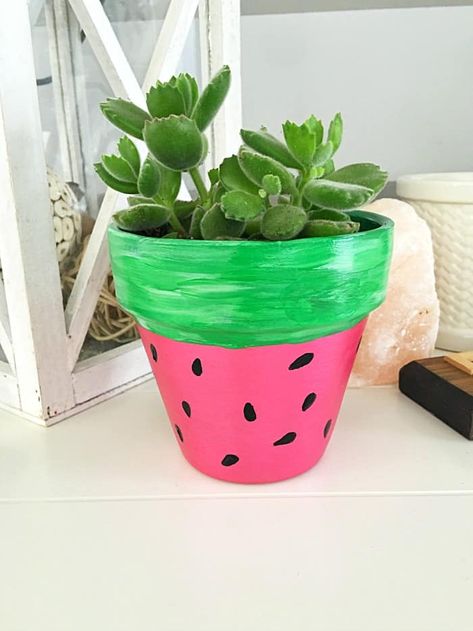 Garden Diy Decoration Ideas, Watermelon Flower, Watermelon Crafts, Small Flower Gardens, Watermelon Decor, Diy Flores, Terra Cotta Pot Crafts, Flower Pot Design, Pot Crafts