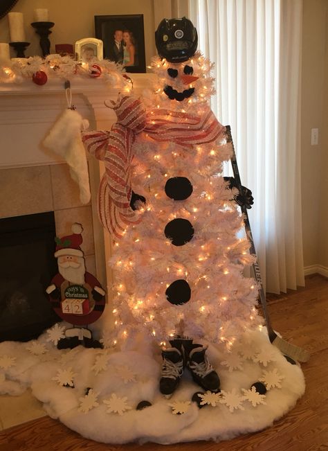 Snowman Hockey Player Christmas Tree Hockey Christmas Tree, Christmas Hockey, Hockey Christmas, Oh Christmas Tree, Hockey Player, Down On The Farm, Christmas Tree Ideas, Block Patterns, Quilt Block Patterns