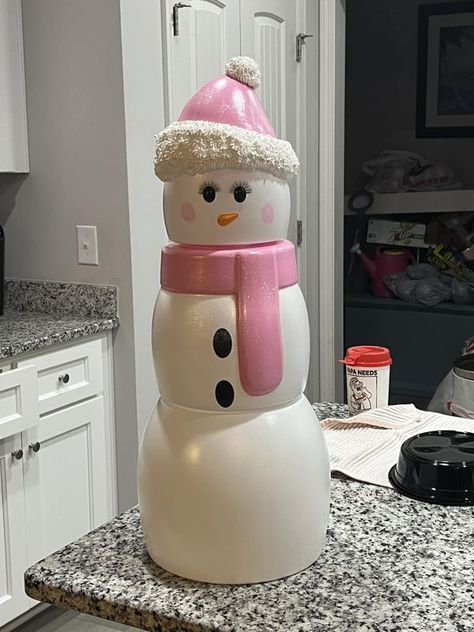 Dollar Tree Crafts & DIY with Instructions! + Freebies! 🥳 | Just finished. | Facebook Dollar Tree Stackable Christmas Tree, Dollar Tree Stackable Snowman, Dollar Tree Snowman, Dollar Tree Crafts Diy, Grinch Crafts, Snowman Shirt, Felt Roses, Diy Snowman, Pastry Bag