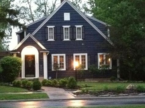 Navy Blue House Exterior, Navy Blue Houses, Rustic Paint Colors, Navy Houses, Home Paint Color, White Shutters, Black Shutters, Rustic Exterior, Pintura Exterior