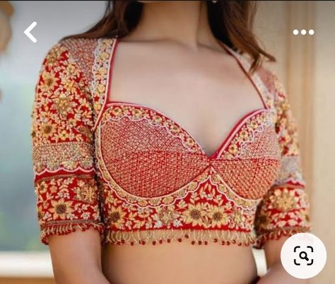 Red Designer Blouse, Blouse Front Neck, ब्लाउज �बैक नेक डिजाइन, Front Neck Design, Lengha Blouse Designs, Vintage Prom Dresses, Latest Blouse Designs Pattern, Latest Model Blouse Designs, New Saree Blouse Designs