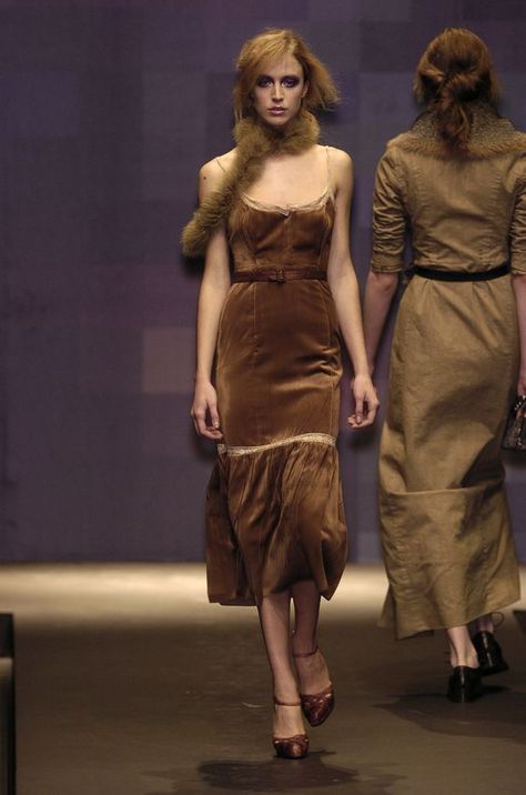 2004 Runway, Raquel Zimmermann, Vintage Runway, Fashion Project, Runway Pictures, Fashion Books, Milan Fashion, Milan Fashion Week, 90s Fashion