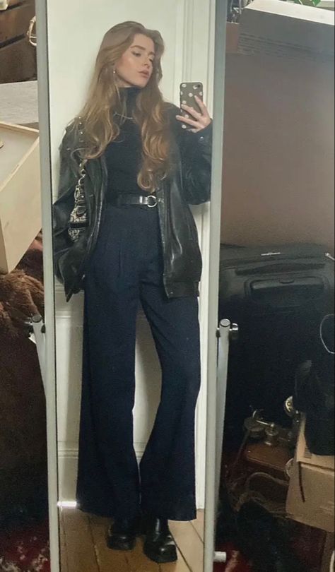 70s Edgy Outfits, Edgy 70s Outfits, Southern Grunge Fashion, Slavic Aesthetic Outfits, 90s Woman Fashion, Chic Rocker Outfits, Winter Witch Fashion, Outfits With Slacks, Black Pleated Pants Outfit