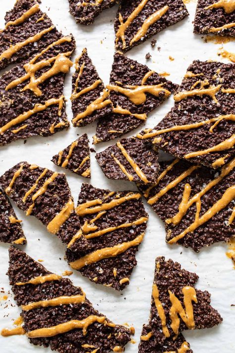 Chocolate Quinoa Crisps - Fit Foodie Finds Crispy Quinoa Chocolate, Quinoa Chocolate Crisps, Quinoa Crispies, Chocolate Quinoa Crisps, Quinoa Crisps, Quinoa Chocolate, Chocolate Quinoa, Chocolate Puff, Toasted Quinoa