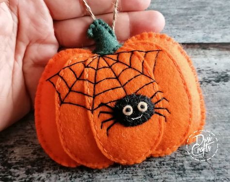 DusiCrafts - Etsy Fall Felt Crafts, Valentine Ornaments, Halloween Felt Crafts, Felt Plushie, Felt Cupcakes, Pumpkin Ornaments, Fall Pumpkin Crafts, Pumpkin Ornament, Felt Pumpkins