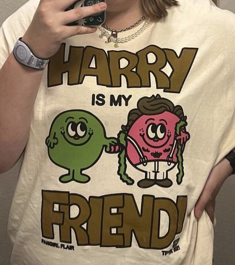 Harry Styles Outfit, Harry 1d, Harry Styles Aesthetic, Harry Styles Concert, Mr Style, Graffiti Prints, Harry Edward Styles, Edward Styles, Larry Stylinson