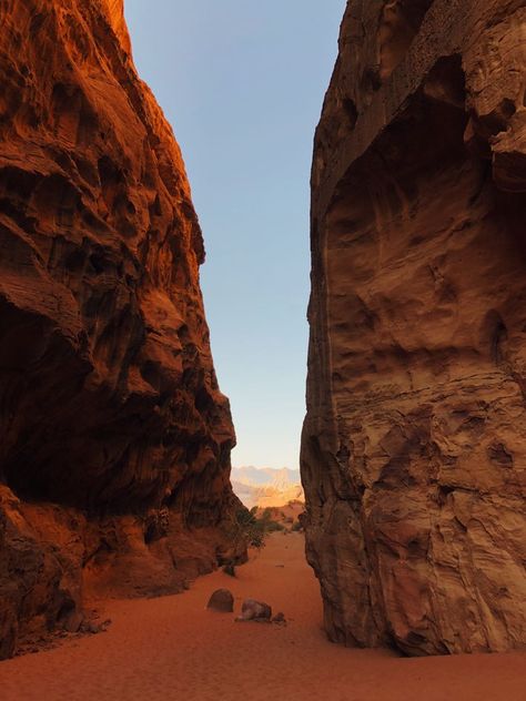 My Personal Wadi Rum Photography - Jordan Rum Photography, Wadi Rum Jordan, Wadi Rum, Personal Photography, Middle East, In The Middle, Art World, The Middle, Rum