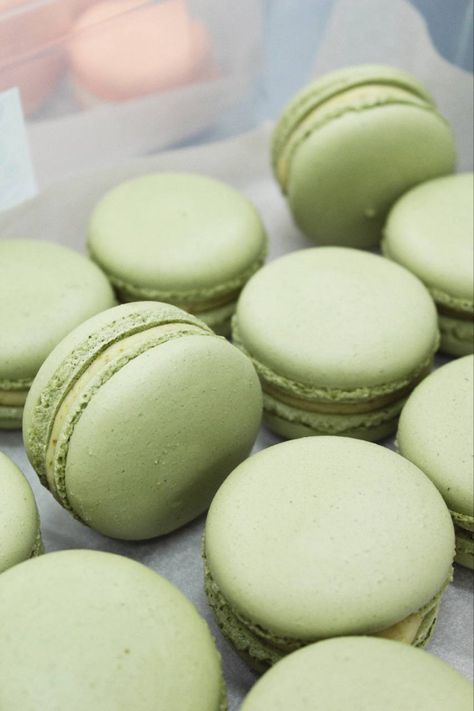 #macaroncake #macaroni #green #greenmacaron Light Green Macarons, Green Macarons Aesthetic, Sage Green Macarons, Green Treat Table, Green And Gold Macarons, Teal Macarons, Sage Green Food, Green Birthday Aesthetic, Bestie Anniversary