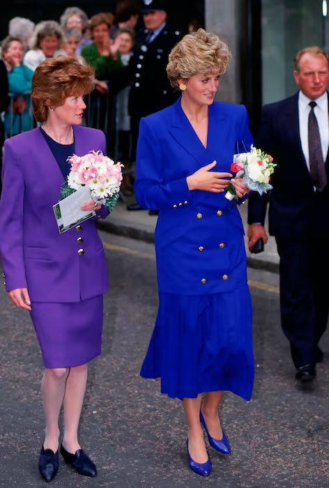 Princess Diana shared her iconic dresses with Sarah Ferguson and her sisters - see pictures! - Photo 5 Princess Diana Sisters, Diana Sisters, Lady Sarah Mccorquodale, Princess Diana Fashion, Princess Diana Pictures, Elegante Y Chic, Princes Diana, Diana Fashion, Lady In Waiting