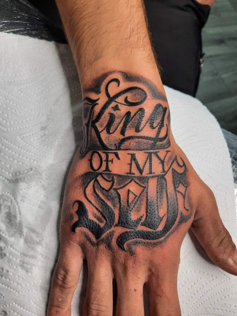 Gangster Tattoo Ideas, Savage Tattoo, Tattoo Main, Hand Tatto, Kiss Tattoos, Royal Family Portrait, Number Tattoos, Clever Tattoos, Neck Tattoo For Guys