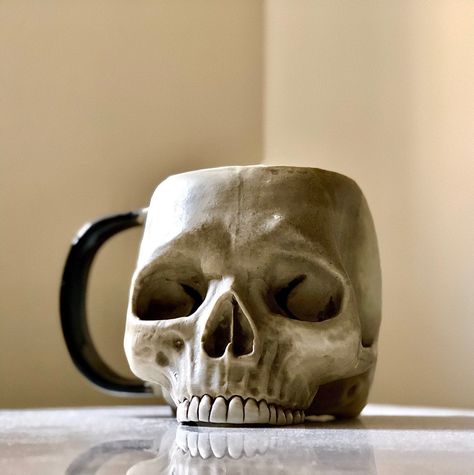 Pottery Skull Ideas, Skull Pottery, Glitter Goth, Clay Monster Mug, Skull Bowl Ceramics, Skull Mug Pottery, Creepy Gift, Ceramic Monsters, Ceramic Halloween