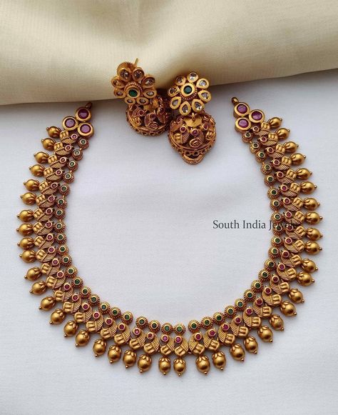 Shaadi Decoration, Marriage Dresses, Traditional Peacock, Necklace Set Indian Bridal Jewelry, Indian Gold Necklace Designs, Indian Wedding Jewelry Sets, Antique Necklaces Design, Choker Necklace Designs, Indian Bridal Jewelry Sets