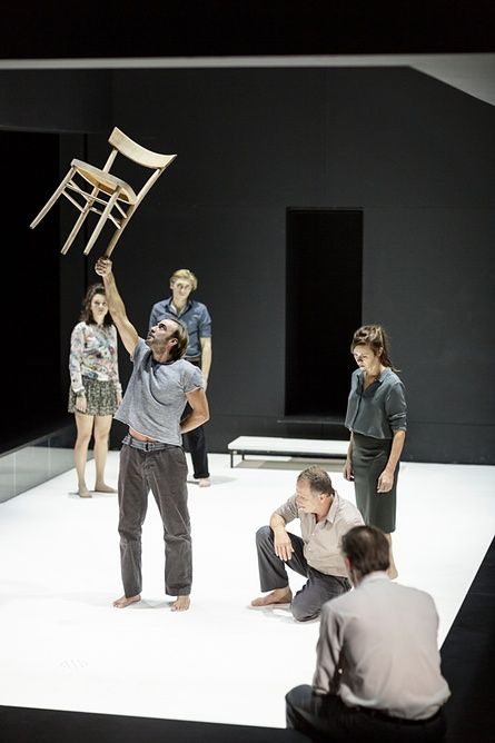 Ivo van Hove's production of A View from the Bridge Caroline Proust, Ivo Van Hove, 80s Office, Scenography Theatre, Dangerous Liaisons, Evan Hansen, Spring Awakening, Artist Collective, Dear Evan Hansen