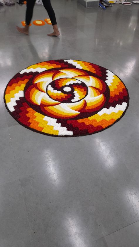 Pookalam Design Onam For Competition, Onam Pookalam Design Best, Onam Pookalam Design Drawing, Geometric Rangoli, Onam Rangoli, Happy Onam Images, 3d Kolam, Onam Images, Kathakali Face