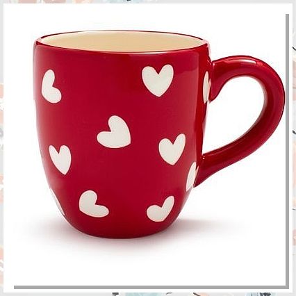 Looking for a unique coffee mug that will show your love for literature? Check out our wide selection of coffee mugs featuring quotes from classic novels! Mug Diy, Red Mug, White Hearts, Cute Coffee Mugs, Cool Mugs, Cute Cups, Cute Mugs, Cups And Mugs, Decoration Design