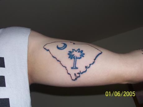 Palmetto Tree Tattoo, South Carolina Tattoo Ideas, South Carolina Tattoo, Carolina Tattoo, Sister Tat, State Tattoos, South Carolina Flag, Palmetto Tree, Flag Tattoo