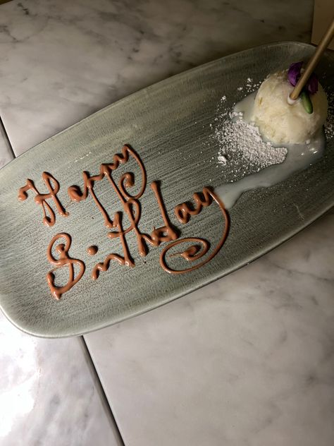 Small dinner birthday celebrations, in London ! Luxury Birthday Dinner Aesthetic, Luxury Dinner Aesthetic, Classy Birthday Dinner, Luxury Birthday Dinner, Birthday Dinner Restaurant, Birthday Dinner Aesthetic, Restaurants For Birthdays, Aesthetic Dessert, Dinner Aesthetic