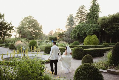 Summer Garden party, mansion wedding Lord Thompson Manor Wedding, Spring Black Tie Wedding, Party Mansion, Eolia Mansion Wedding, Eolia Mansion, Plane Rides, Meet Cute, Palm Wedding, Minimalist Garden